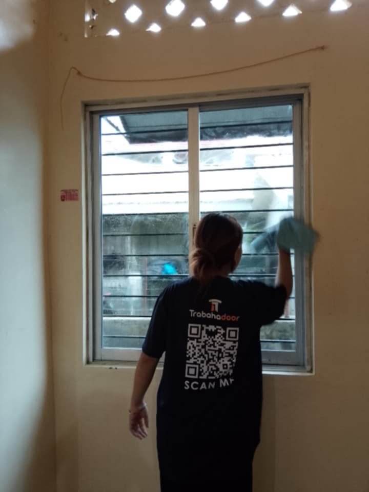 Trabahadoor worker cleaning